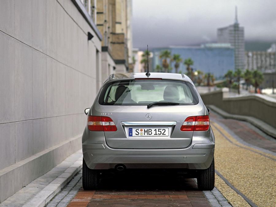  Mercedes-Benz B150 2005 года  (фото 3 из 9)